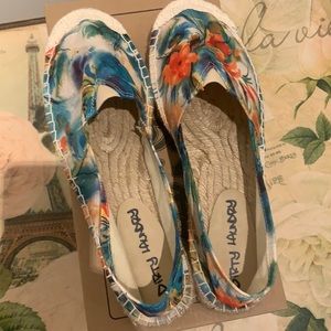 Dirty Laundry summer shoe